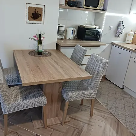 Luna Apartment *